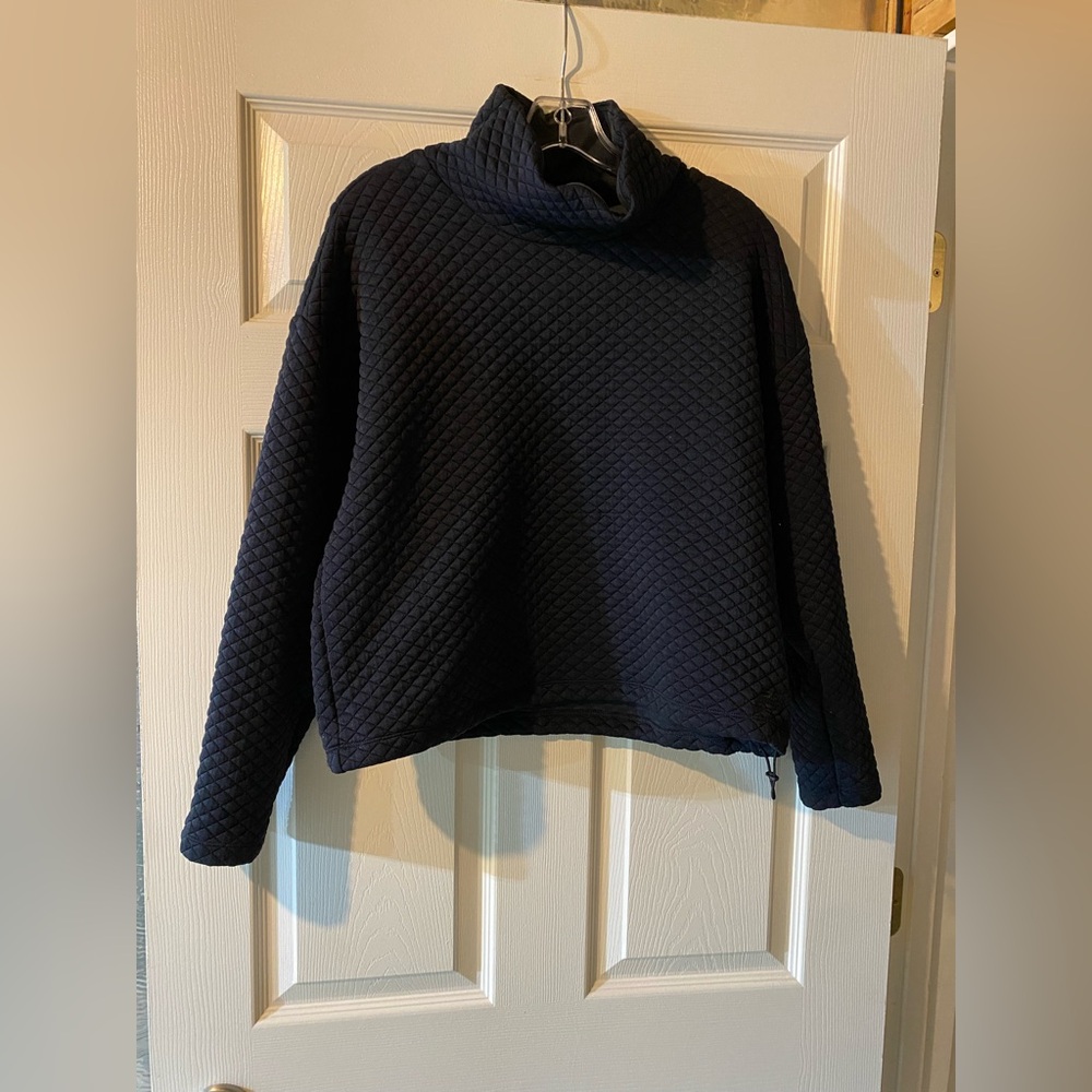 New Balance Sweater Women’s Size M Black Textured Quilted Turtleneck Running